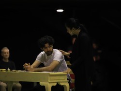 Reza Rahadian: Minke Cikal Bakal Tulisan Jadi Penting