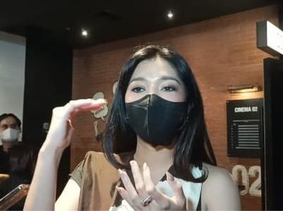 Naysila Mirdad Bermasker, Kenapa?