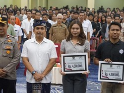 800 Mahasiswa di Jembrana Terima Beasiswa Prestasi Rp 4,5 Juta per Orang