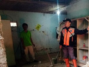 Rumah di Bandung Barat Rusak Akibat Gempa M 4,9 Bekasi Rumah di Bandung Barat Rusak Akibat Gempa M 4,9 Bekasi