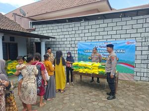 Hari Juang Polri, Polres Malang Salurkan 15 Ton Beras Gerakan Pangan Murah Hari Juang Polri, Polres Malang Salurkan 15 Ton Beras Gerakan Pangan Murah
