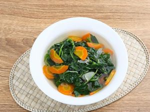 Resep Sayur Bayam Bening Campur Wortel yang Sederhana dan Bernutrisi Resep Sayur Bayam Bening Campur Wortel yang Sederhana dan Bernutrisi