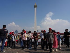100 Anak Pemulung Rayakan Hari Kemerdekaan di Monas 100 Anak Pemulung Rayakan Hari Kemerdekaan di Monas