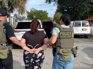 Cari Pelanggaran, AS Periksa Ulang 55 Juta Pemegang Visa