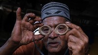 Dari Kayu Jadi Kacamata Selam, Kerajinan Unik Suku Bajo Wakatobi