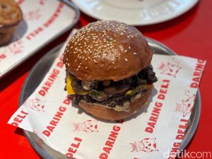 Baru! Spot Makan Sandwich Banh Mi dan Burger Valkyrie di Jaksel