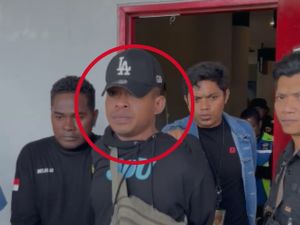 Tampang 1 Penculik Kacab Bank yang Ditangkap di Bandara Komodo Tampang 1 Penculik Kacab Bank yang Ditangkap di Bandara Komodo