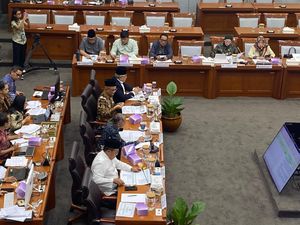 Komisi VIII DPR Maraton Revisi UU Haji, Paripurna Ditargetkan 26 Agustus Komisi VIII DPR Maraton Revisi UU Haji, Paripurna Ditargetkan 26 Agustus