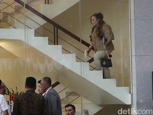 Lisa Mariana Ngaku Terima Aliran Duit Korupsi BJB Saat RK Gubernur Jabar Lisa Mariana Ngaku Terima Aliran Duit Korupsi BJB Saat RK Gubernur Jabar
