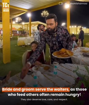 Mantap! Pasangan Pengantin Ajak Pelayan di Pestanya Ikut Makan