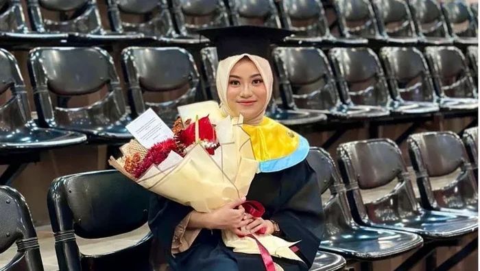 Kisah Inspiratif, Di Usia Muda, Gelar Doktor Dedikasikan untuk Petani
