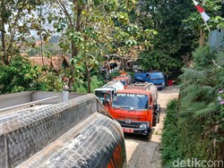 13 Mobil Tangki Dikerahkan Padamkan Api Sumur Minyak Blora Hari Ini