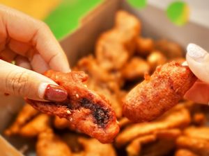 Pisang Goreng Madu Jadi Camilan Favorit Warga Medan, Teman Terbaik Ngopi
