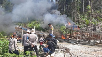    Geger Inhu! 10 Rakit Penambang Ilegal Lenyap dalam Semalam!