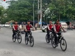 Polisi di Pekanbaru Patroli Bersepeda hingga ke Permukiman Warga