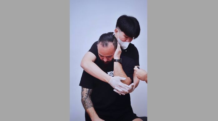 Sesi terapi chiropractic di chirobone