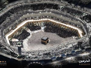 Video Umrah Mandiri Vs Travel: Mau Praktis atau Taktis?