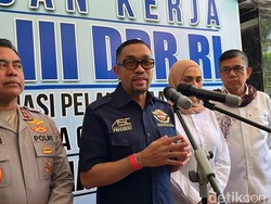 Beredar di Medsos Seruan Bubarkan DPR, Sahroni: Itu Orang Tolol Sedunia