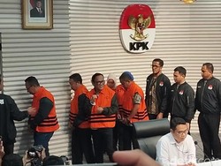 Habis Nangis, Noel Senyum-Kepalkan Tangan di Konferensi Pers KPK