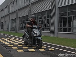 Jajal Singkat Motor Listrik Yadea Velax