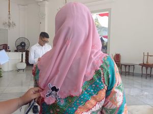 Yenny Wahid Pakai Emblem Karakter One Piece: Tak Perlu Diberangus Yenny Wahid Pakai Emblem Karakter One Piece: Tak Perlu Diberangus