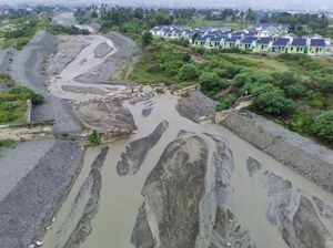 Abrasi Sungai Ancam Permukiman Warga di Palu Abrasi Sungai Ancam Permukiman Warga di Palu