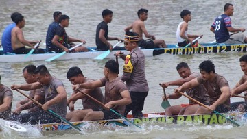 Kapolres Kuansing Turun Gunung: Aksi Solidaritas di Pacu Jalur Bhayangkara