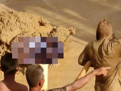 Petugas Temukan Bagian Tubuh Pekerja Timah yang Hilang Tertimbun Longsor