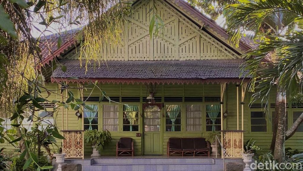 Intip Jeroan Bumi Ageung Cikidang yang Tampak Kokoh Meski Berusia 139 Tahun Intip Jeroan Bumi Ageung Cikidang yang Tampak Kokoh Meski Berusia 139 Tahun