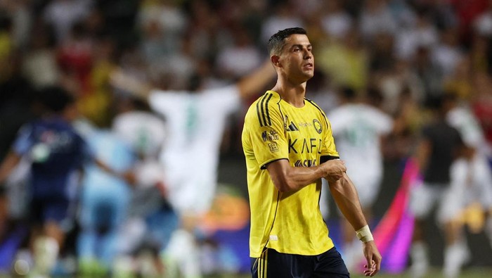 Soccer Football - Saudi Super Cup - Final - Al Nassr v Al Ahli - Hong Kong Stadium, Hong Kong, China - August 23, 2025  Al Nassrs Cristiano Ronaldo looks dejected after the match REUTERS/Tyrone Siu