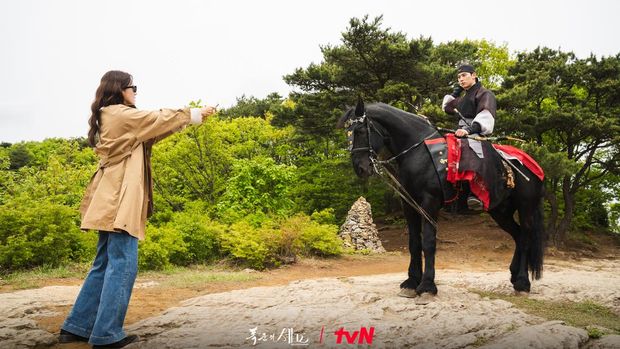 Drama Korea Bon Appetit Your Majesty