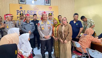 Alumni Akpol 90 Gelar Baksos untuk Korban Banjir Rob di Demak Jateng