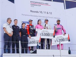 Marcus Amand Menangkan Porsche Carrera Cup Asia 2025 di Sirkuit Mandalika Marcus Amand Menangkan Porsche Carrera Cup Asia 2025 di Sirkuit Mandalika