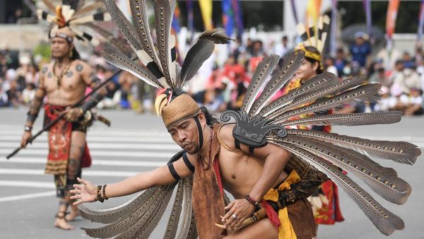 Kreasi dan Tradisi Bersatu di Karnaval Budaya Nusantara 2025 Samarinda