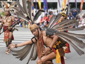 Kreasi dan Tradisi Bersatu di Karnaval Budaya Nusantara 2025 Samarinda Kreasi dan Tradisi Bersatu di Karnaval Budaya Nusantara 2025 Samarinda