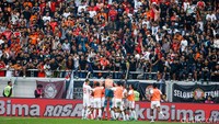Malut akhirnya bisa unggul usai melancarkan serangan bertubi-tubi. Yance Sayuri membobol gawang Persija lewat sepakan indah pada menit ke-72.