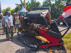 Pikap Sound Karnaval Tertabrak Kereta Api di Pasuruan Pikap Sound Karnaval Tertabrak Kereta Api di Pasuruan