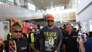 Melly Mike Gemparkan Riau: Tiba di Pekanbaru, Siap Gebrak Pacu Jalur 2025!