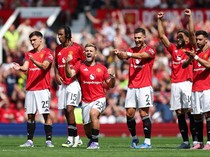 MU Butuh Bek Kiri Baru