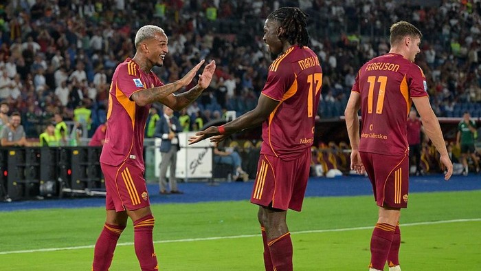 ROME, ITALY - AUGUST 23: Wesley of AS Roma celebrates after scoring goal 1-0 during the Serie A match between AS Roma and Bologna FC 1909 at Stadio Olimpico on August 23, 2025 in Rome, Italy. (Photo by Silvia Lore/Getty Images)