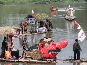 Bengawan Solo Hidup Kembali lewat Festival Gethek dan Tebar Mina Bengawan Solo Hidup Kembali lewat Festival Gethek dan Tebar Mina