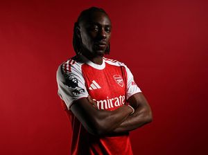 Telepon dari Eze yang Yakinkan Arsenal Telepon dari Eze yang Yakinkan Arsenal