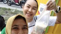 Kalina Ocktaranny Jualan Es Teler Kaki Lima, Pembelinya Antre!