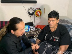Cari Harapan Sembuh, Fahmi Bo Jalani Pengobatan Alternatif