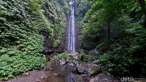 Keindahan Air Terjun Cakung di Gunung Welirang Mojokerto