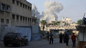 Kota Gaza Diselimuti Asap Setelah Serangan Israel