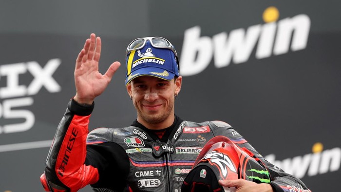 Marco Bezzecchi juara sprint race MotoGP Mandalika 2025, balapan yang istimewa. (Foto: REUTERS/Gintare Karpaviciute)
