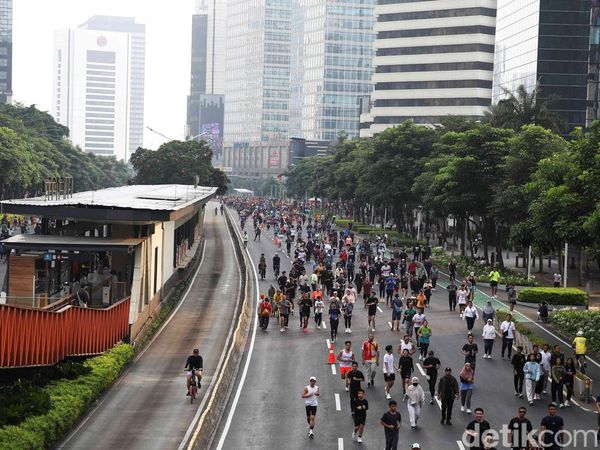 Minggu Pagi Meriah, CFD Sudirman Dipadati Warga Berolahraga