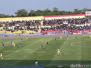 Babak Pertama PSIM Jogja Vs Persib Berakhir Tanpa Gol