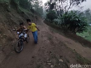 Kisah Kampung Sepeda Dadakan di Gunung Halimun